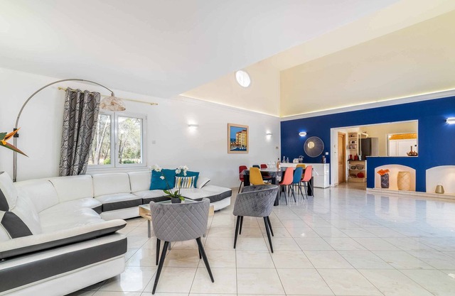 Villa located between Cannes and Saint-Tropez
