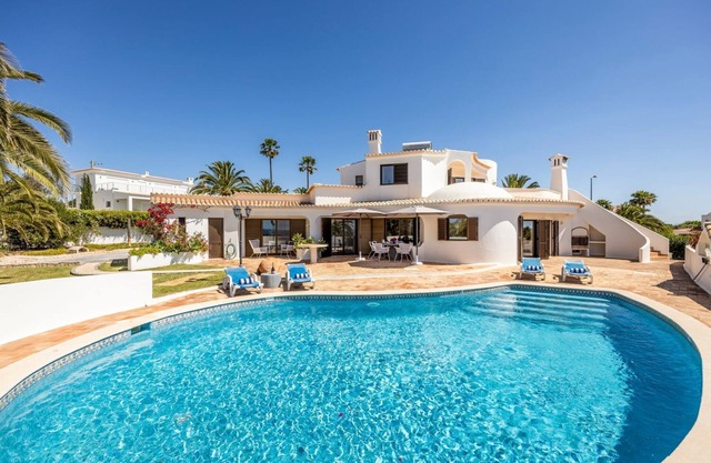 Villa Lua - Three Bedroom Villa, Sleeps 6