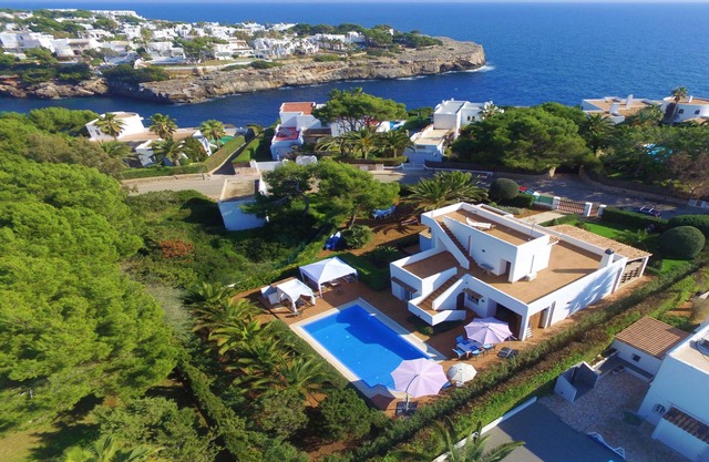 Villa "Luna" with Sea View, Pool, A/C, Terraces & Garden