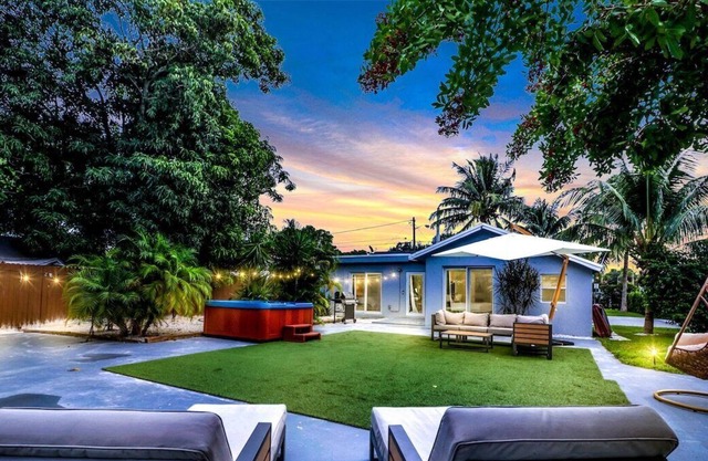 Villa Lux Moderno | Pool + Hot Tub | Central