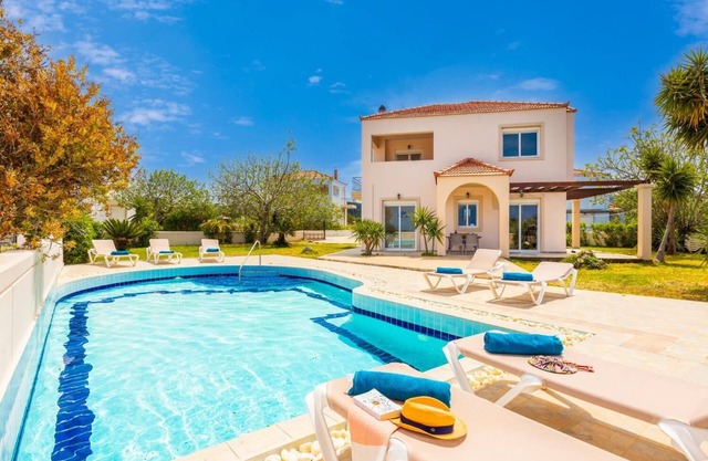 Villa Maia - Three Bedroom Villa, Sleeps 7