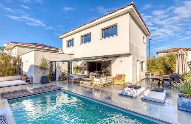 Villa 'Maison Melgorienne' with Private Pool and Wi-Fi