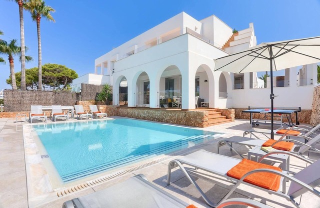 Villa Mar Oberta by Villa Plus