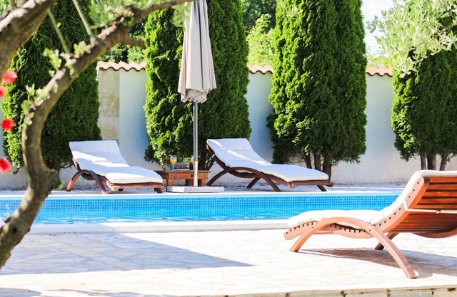 Villa Marija - Charming three bedroom house with a pool