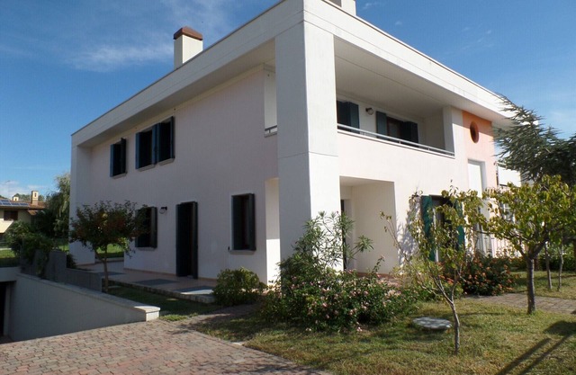 VILLA MARILENA - WITH 3 DOUBLE BEDROOMS AND 3 BATHROOMS