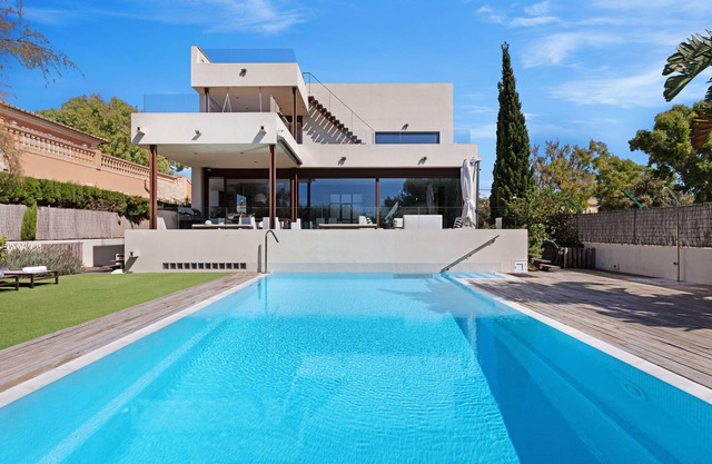 Villa Marina Cristal Minimalist BBQ Beach of Palma, heated pool optional