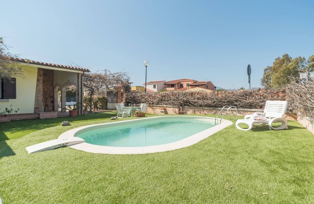 Villa Marisa with Pool, Garden & Wi-Fi