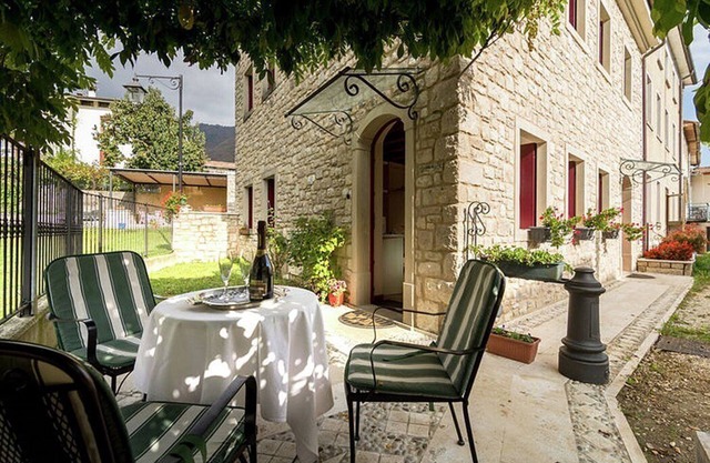Villa Marsica B: A welcoming apartment immersed in a splendid landscape, in the heart of a wonderful little town, with Free WI-FI.