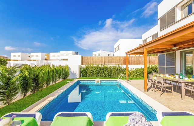 Villa Melody - Four Bedroom Villa, Sleeps 8