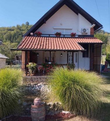 Villa MIR