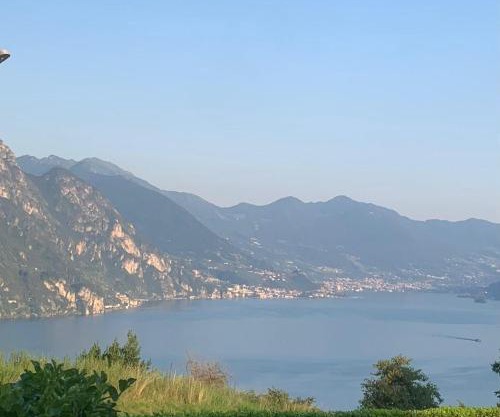 Villa Mirella: Casa vista lago con piscina
