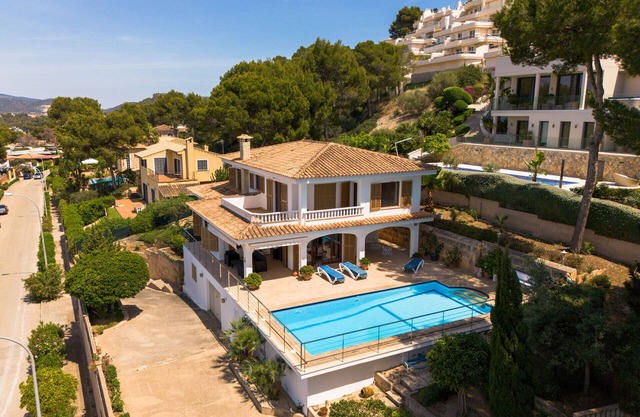Villa Monsita with swimming pool and panoramic sea views in Nova Santa Ponsa