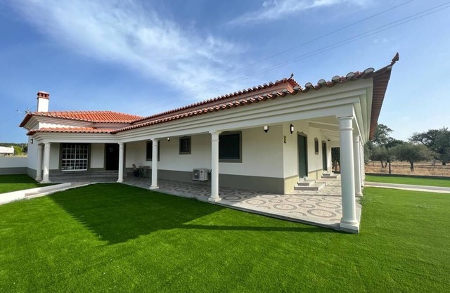 Villa na Barragem Montargil com Piscina