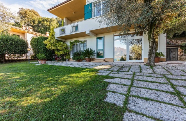Villa near Lake Garda with Bubble Bath