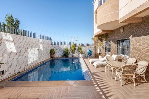 Villa near the beach with private pool