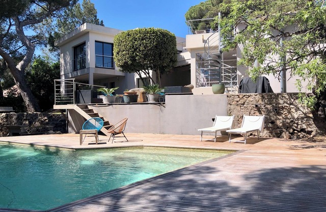 Villa O2 et baraquette, architect-designed villa with swimming pool in Sète-mont Saint Clair