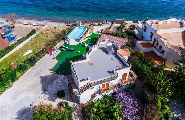Villa on the beach whit private beach