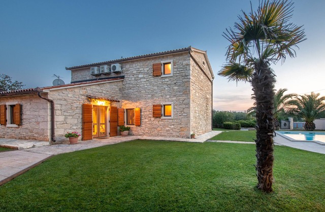 Villa Orada for 6 people with private pool & only 2.5 km from the beach