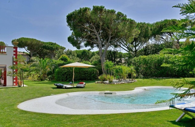 Villa Palma luxury detached house with direct access to the beach