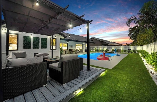 Villa Paradise ~ Miami Lux Gem ~ Heated Pool ~ Game Room