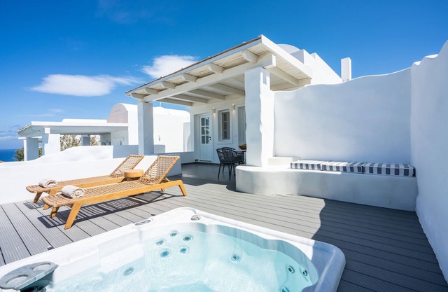Villa Pearl - Sunset & Sea View - Swimming Pool & Private Outdoor Heated Jacuzzi