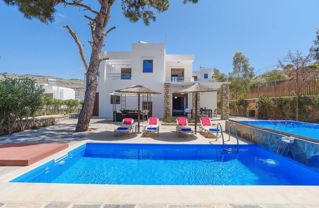 Villa Persis by Villa Plus