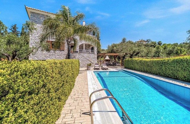 Villa Petra - Two Bedroom Villa, Sleeps 4