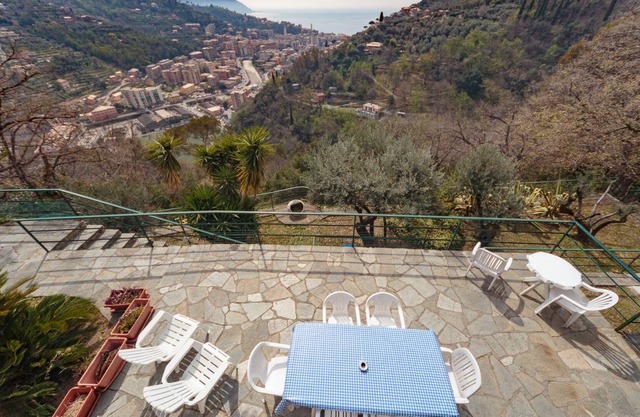 Villa Pia with pool Recco and Cinque Terre