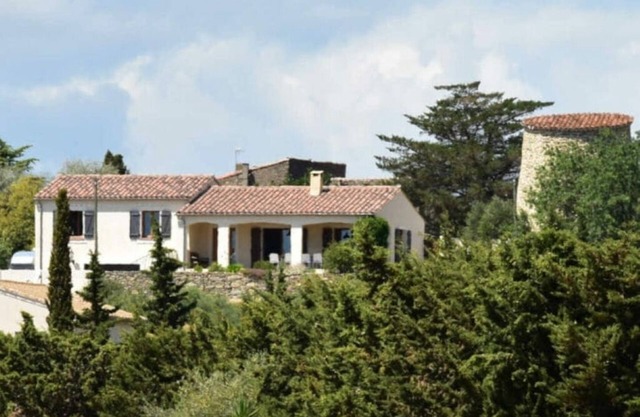 VILLA PIN PARASOL
