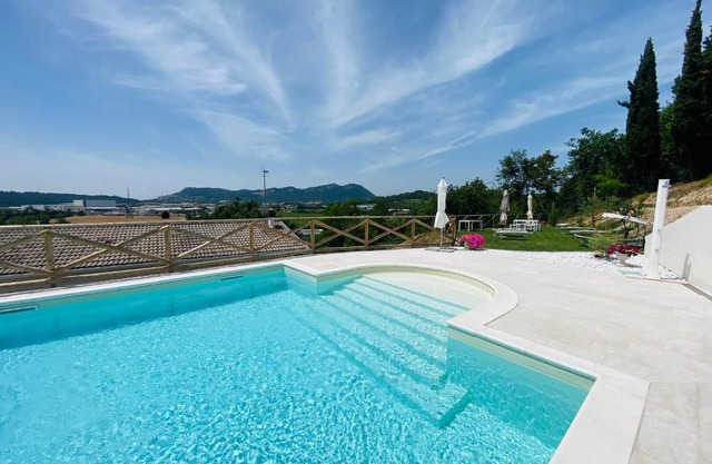Villa Poggio Ulivo Pool-Apartments