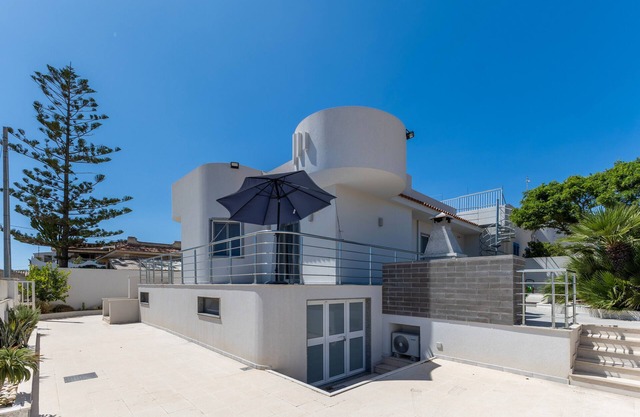 Villa 'Primavera' with sea view, private terrace and air conditioning