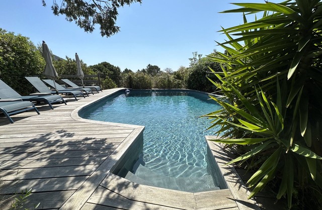 villa private pool heated 5 minutes to beautiful beach parking pass high season