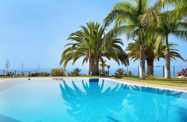 Villa "Pueblo Don Thomas" with Mountain View, Wi-Fi, Pool, Garden & Terrace