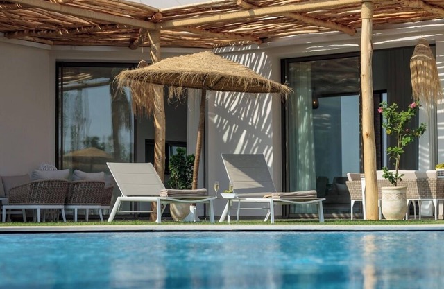 Villa PurSang Marrakech – Villa Privée de Luxe avec Hammam, Spa et Jardin