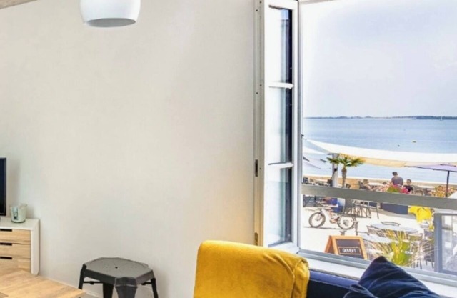 Villa Raie Manta Rivedoux plage 1 to 8 persons Ocean front, beach access
