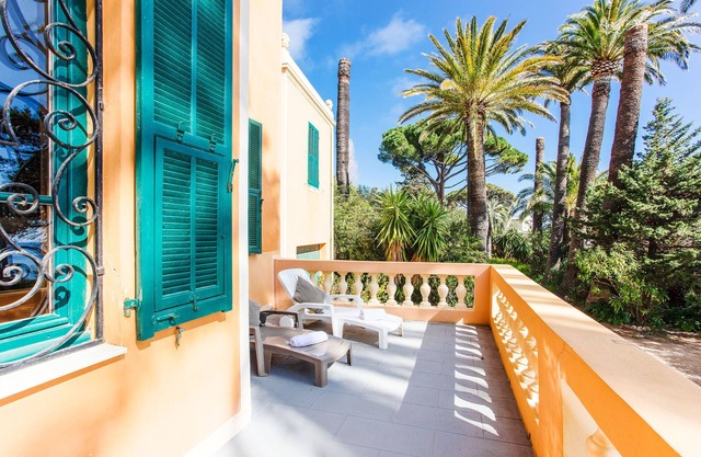 VILLA ROC FLEURY VI1094 by RIVIERA HOLIDAY HOMES