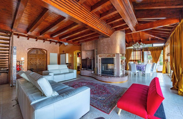 Villa Rosaria with spa and indoor pool