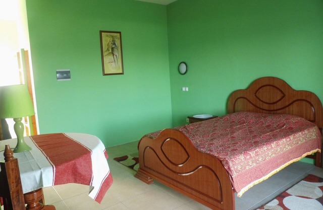 Villa São José, Bed and Breakfast Santiago Island: DOUBLE ROOM "VERDE"