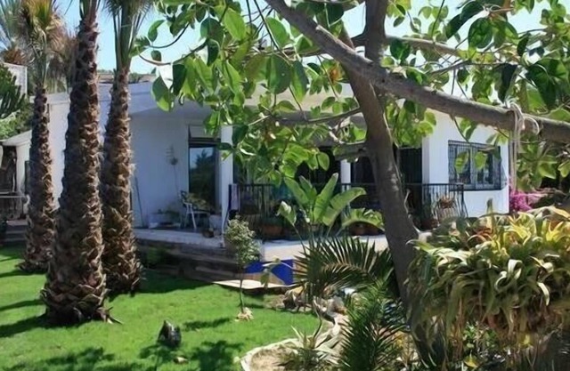 Villa sea view 230m2, 100m beach, swimming pool, barbecue + solarium 100m2