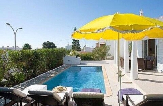 Villa Set, Beautiful Spacious Private 5 Bedroom Villa, Albufeira Town