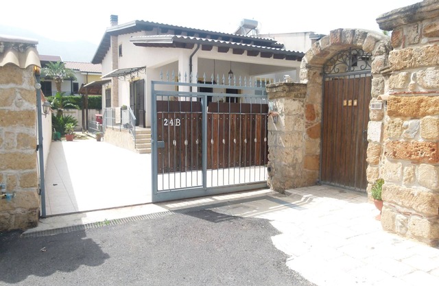 Villa sleeps 6 with hydromassage tub