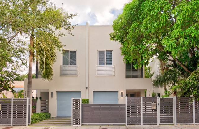 Villa Solara Grove by Solu: Luxury, Gated, Free Parking