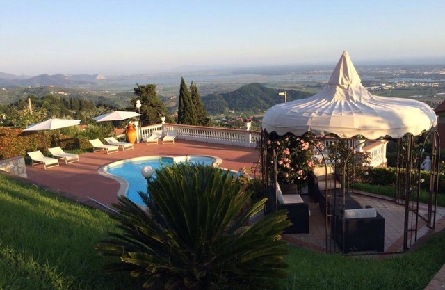 Villa Sophia - Holiday Villa Rental in Viareggio