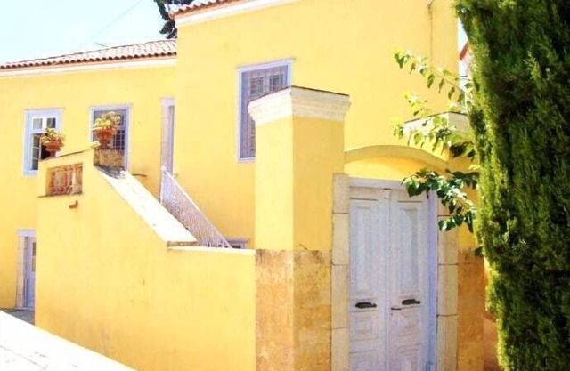 Villa Spetses 4BR downtown close to Agios Mamas Beach