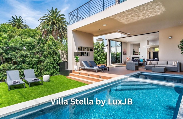 Villa Stella by LuxJB 🏆 14 Guests 🏆 8 beds 🏆 Heated Pool & Gym 🏆 Superb Location