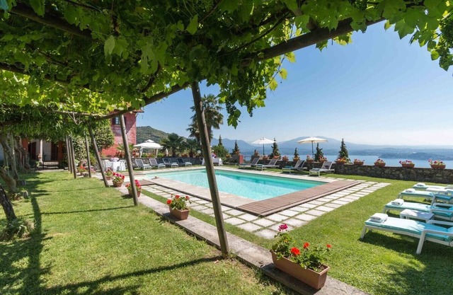 Villa Stresa Giglio - Apartment with shared pool