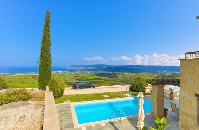 Villa Styliani: Panoramic Views, Pool, away from it all