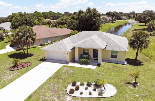 Villa Sunrise dreamlike 160 sqm holiday villa in quiet Charlotte County