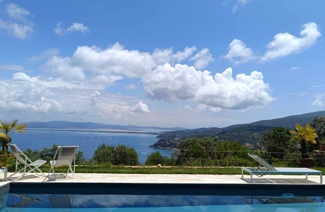 VILLA THE PANORAMA WITH POOL 5 minutes' drive from the nearest beach