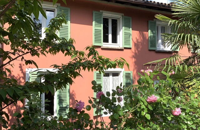 Villa The Secret Garden with Private Garden and Lake Beach Boating on Foot